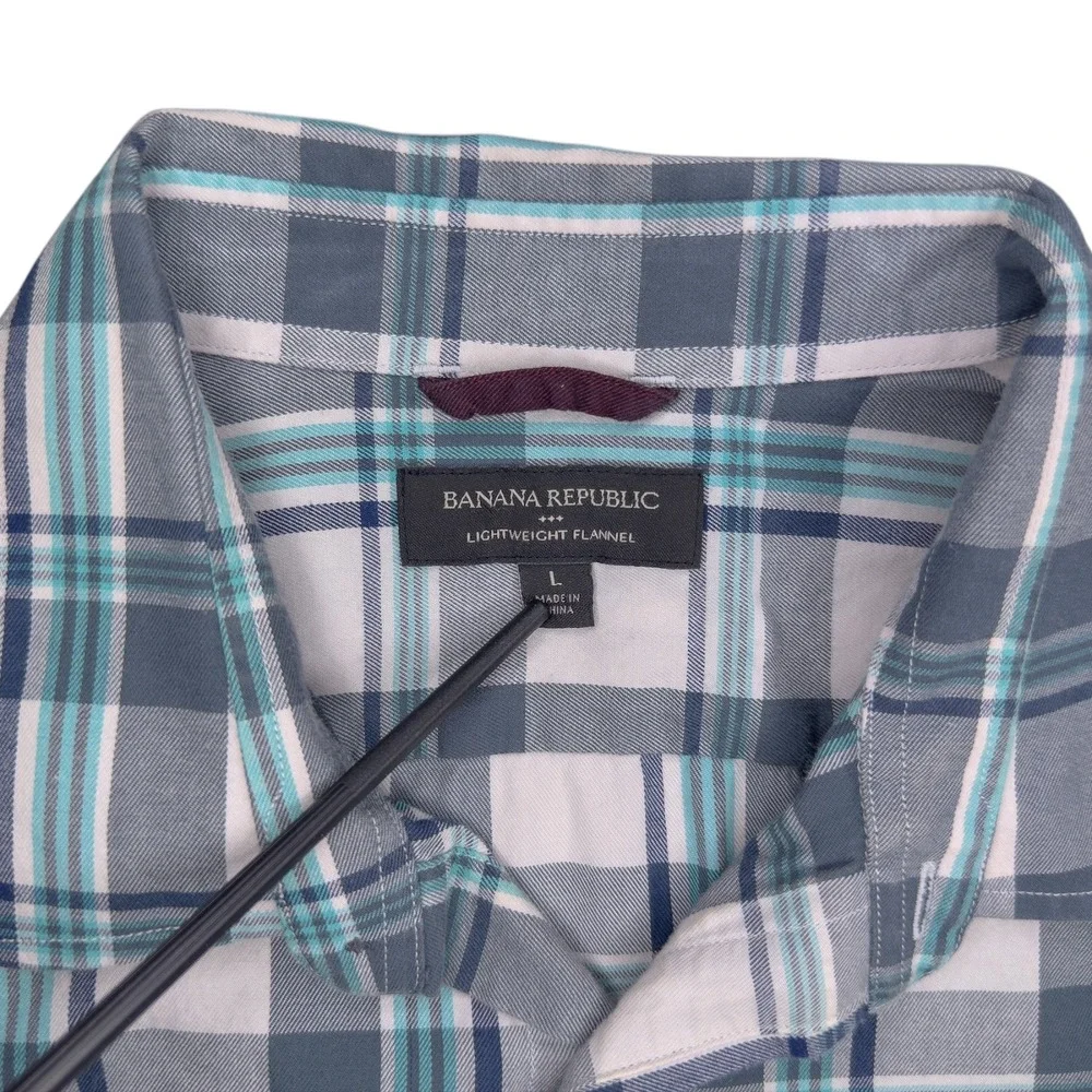 Banana Republic Men's Large Lightweight Flannel Shirt White Gray Blue Plaid‎